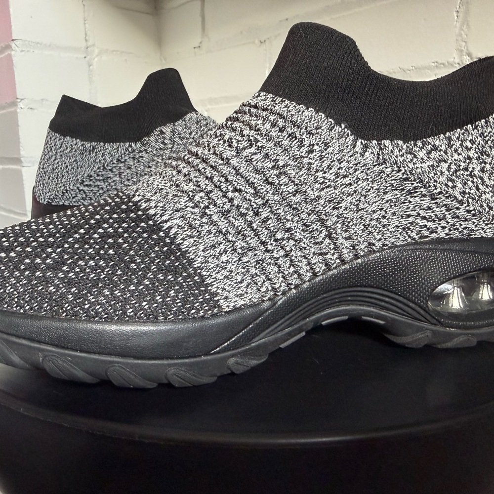 Black and Gray Slip-On Sneakers Unisex - Picture 2 of 4
